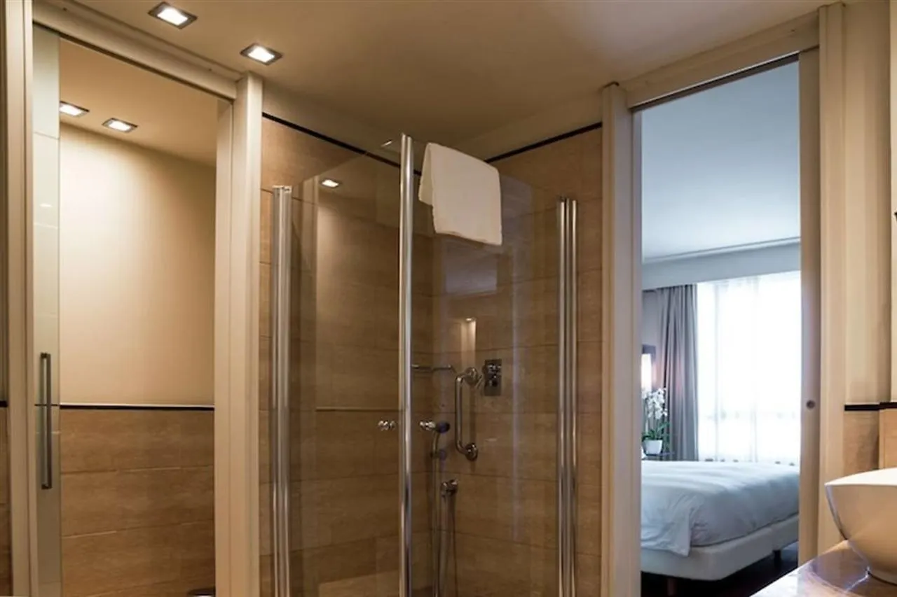 Otel Doubletree By Hilton Florence Metropole