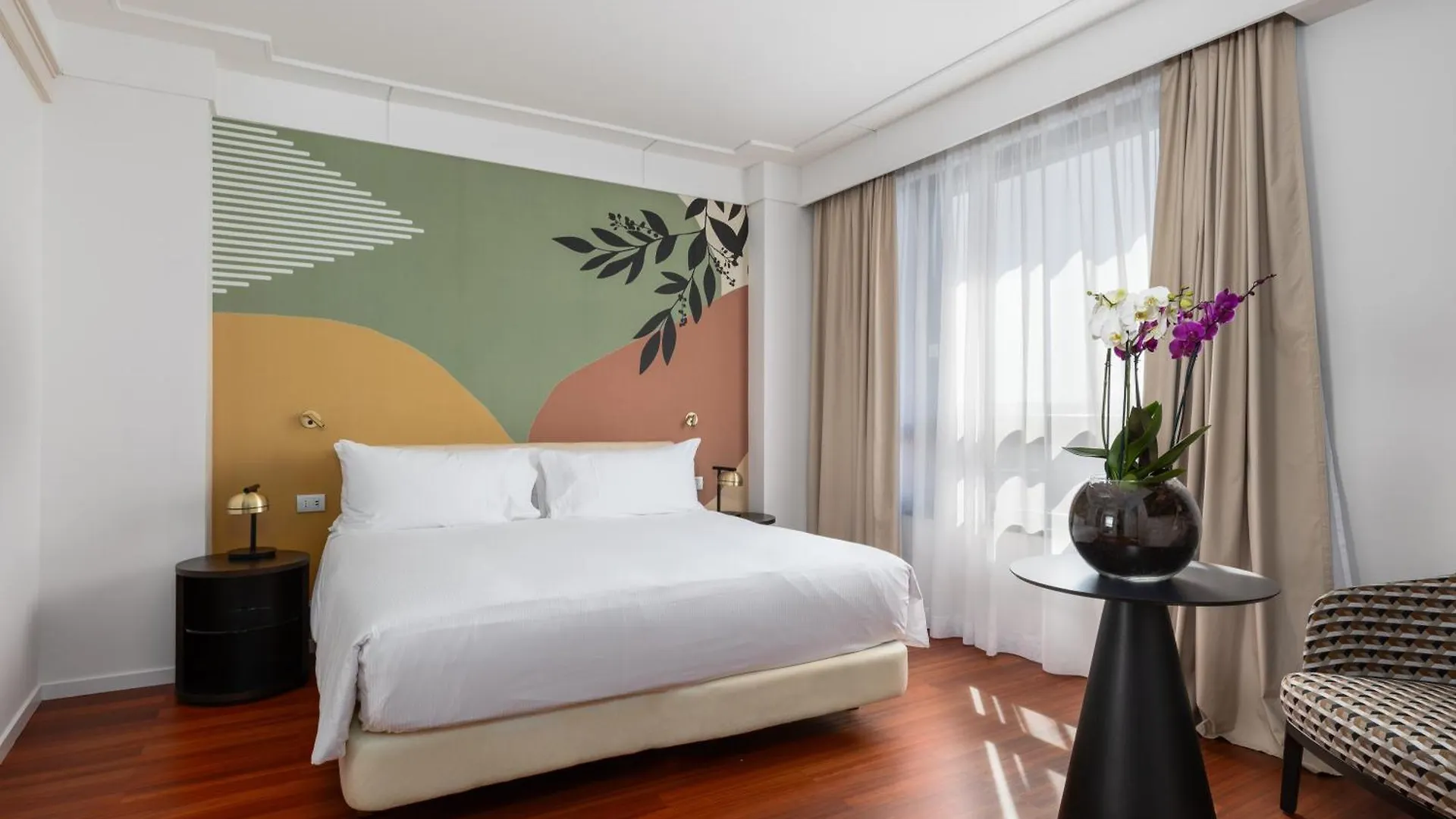 Doubletree By Hilton Florence Metropole 4*,  Italy